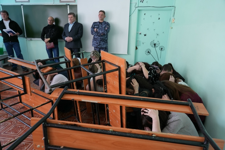 В Салавате росгвардейцы приняли участие в антитеррористической тренировке в школе 