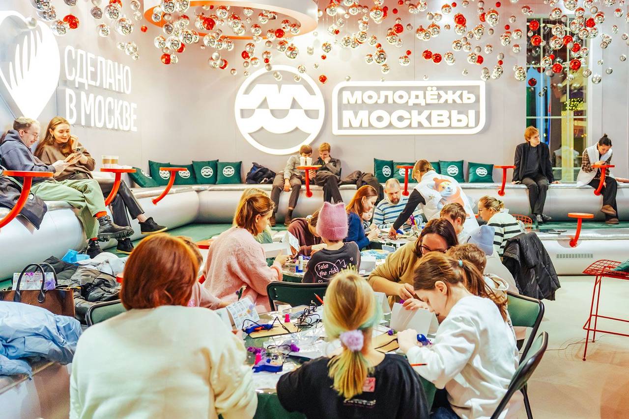 Посетить творческие мастер-классы можно будет в арт-павильоне &laquo;Фабрика подарков&raquo; в парке искусств &laquo;Музеон&raquo;. Фото: пресс-служба Комитета общественных связей и молодежной политики города Москвы