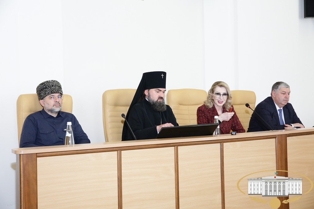 В центре внимания – просвещение и нравственность