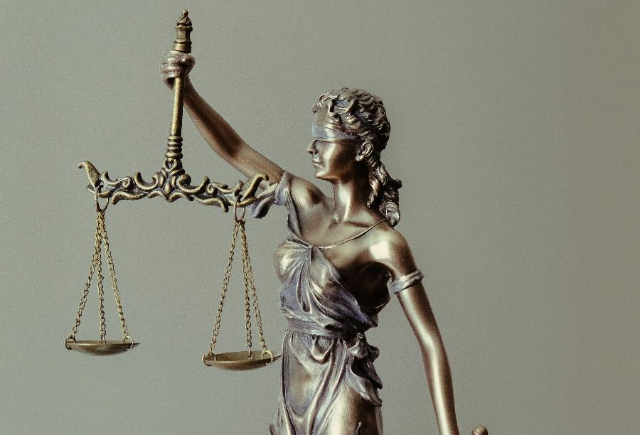 В Санкт-Петербурге заработала новая юридическая клиника | ФОТО Tingey Injury Law Firm on Unsplash