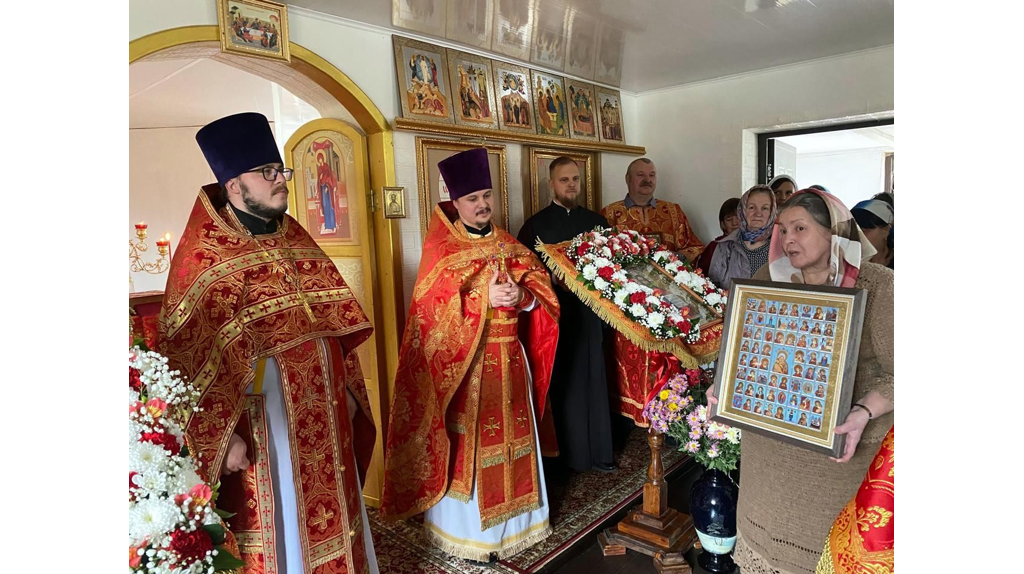 В брянском поселке Клюковники прошла первая Божественная литургия