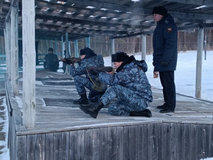 Томские судебные приставы сдали зачёт по учебной стрельбе