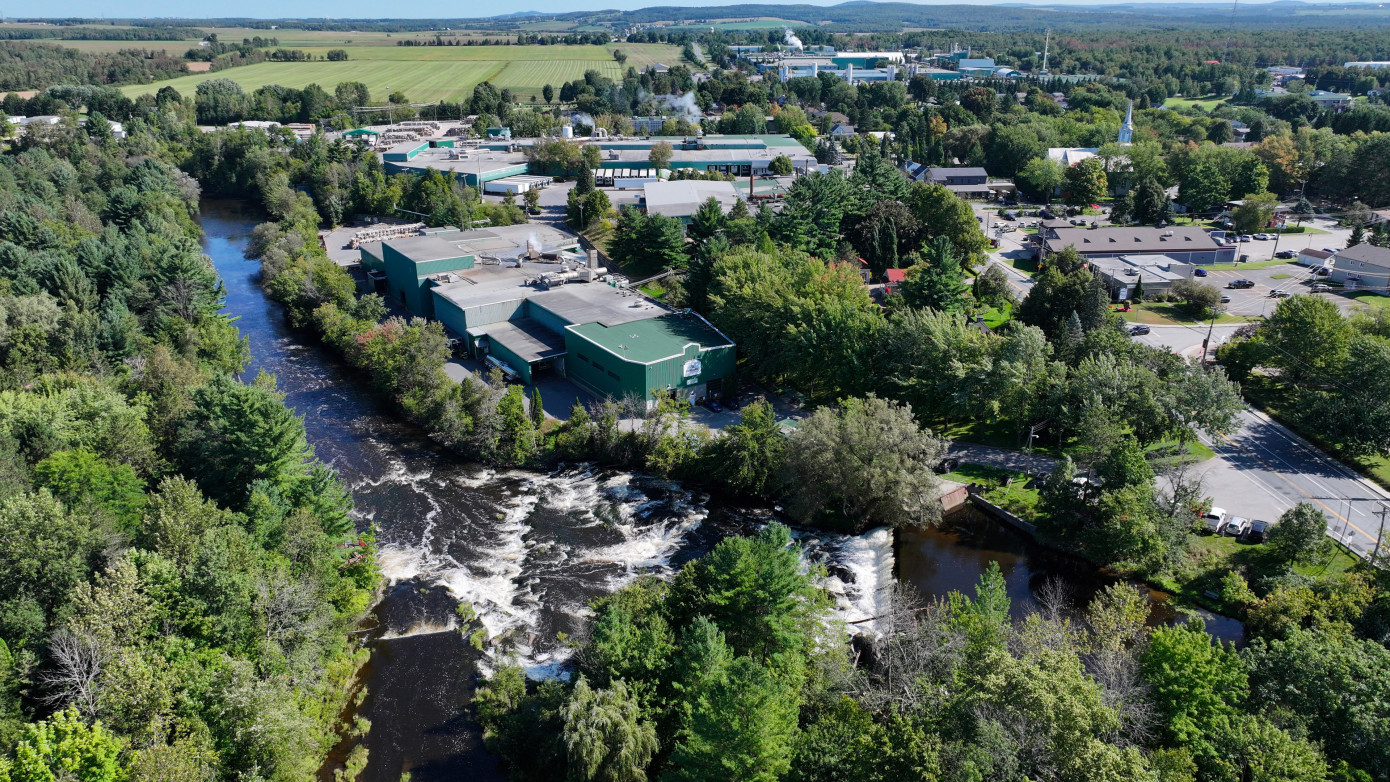 Во 2 кв. 2025 г. продажи Cascades Inc. выросли на 0,6%