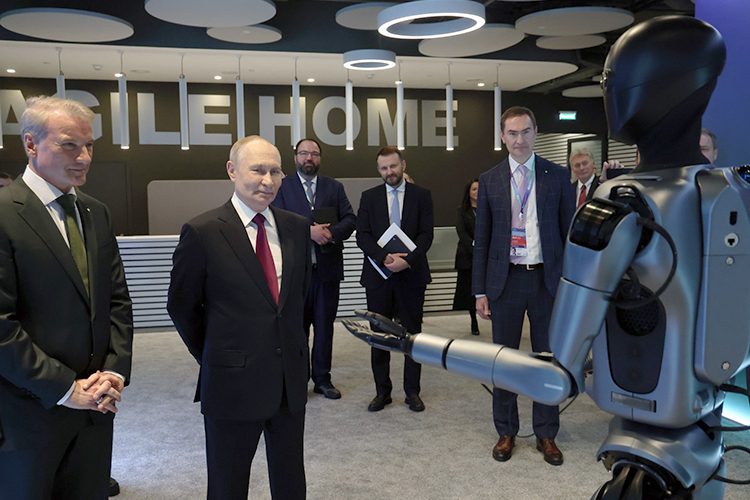 Владимир Путин заявил, что вклад ИИ в ВВП к 2030 году должен превысить 11 трлн рублей и поручил правительству и главам регионов сформировать национальный план внедрения генеративного ИИ на уровне всей страны