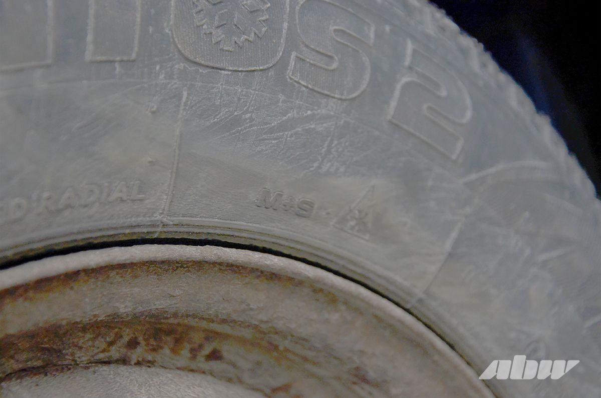 «За сегодня остановили двоих на «лете» – оба повторно»: съездили в рейд по шинам с ГАИ