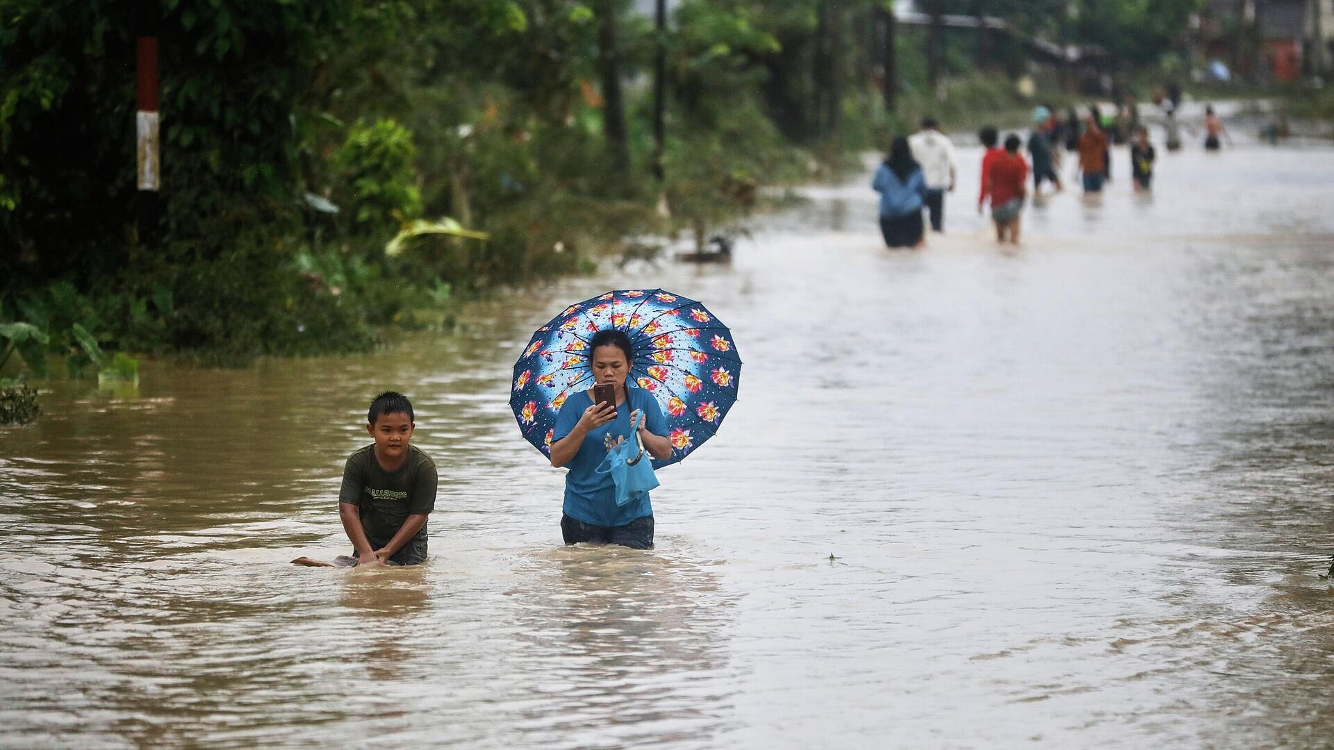 Россияне не обращались в посольство в Индонезии в связи с наводнениями