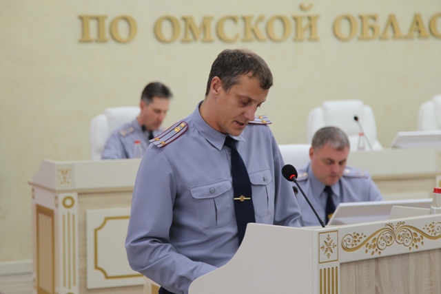 Начальник УФСИН России по Омской области Сергей Балдин поздравил сотрудников ведомства с присвоением первых и очередных специальных званий