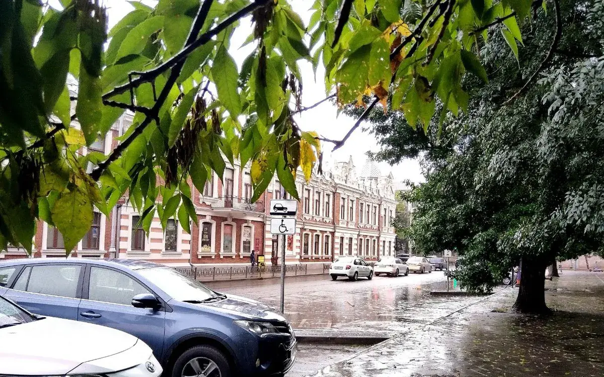 На Кубани до 17 мая продлили штормовое предупреждение из-за ливней и ветра