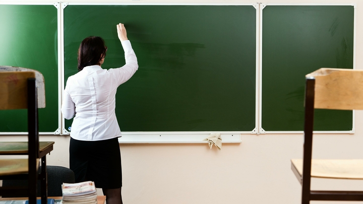 Труд учителей перестал считаться образовательной услугой. Образование в России начало выправляться