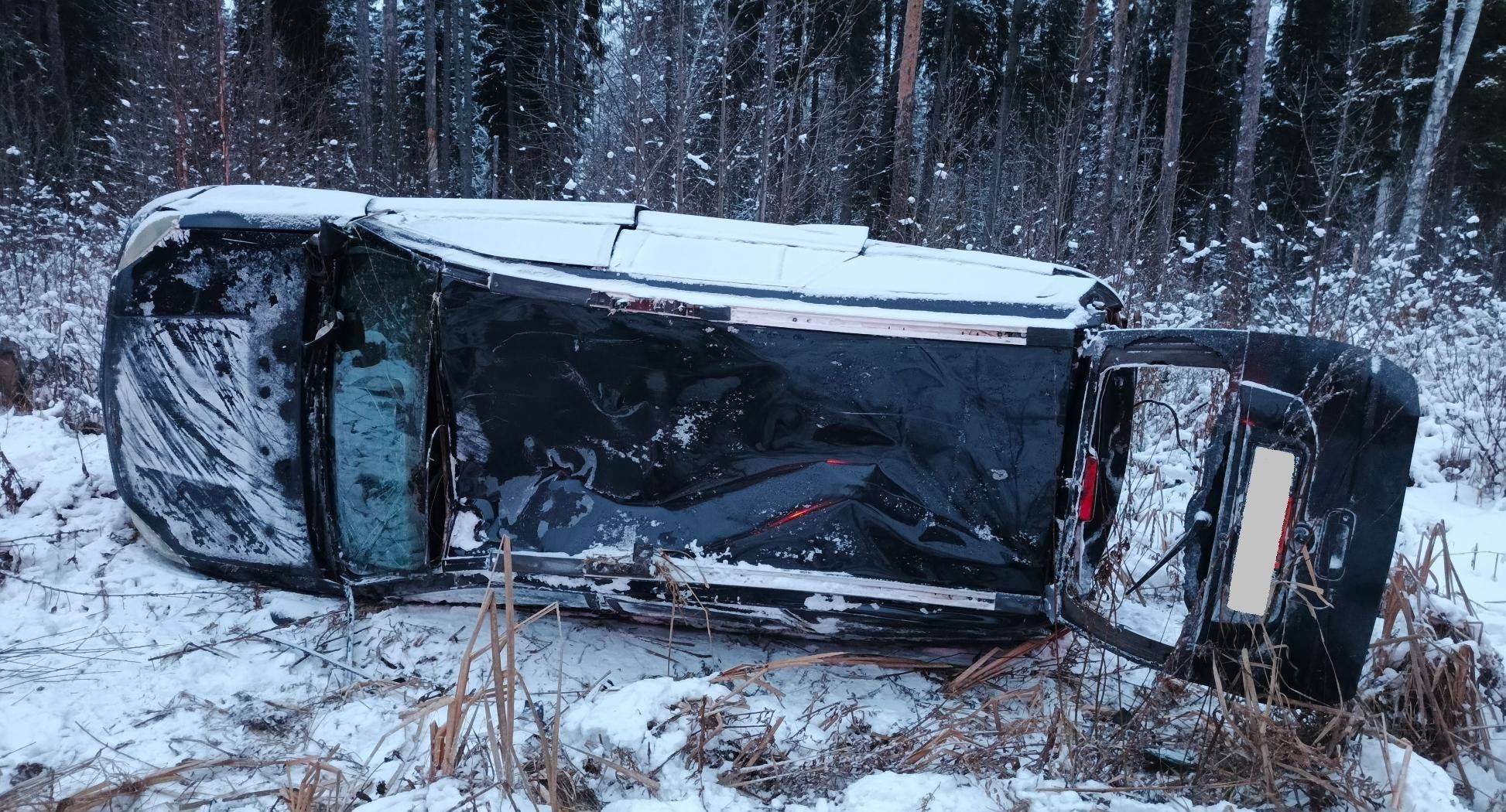 В Юрьянском районе легковушка перевернулась в результате ДТП