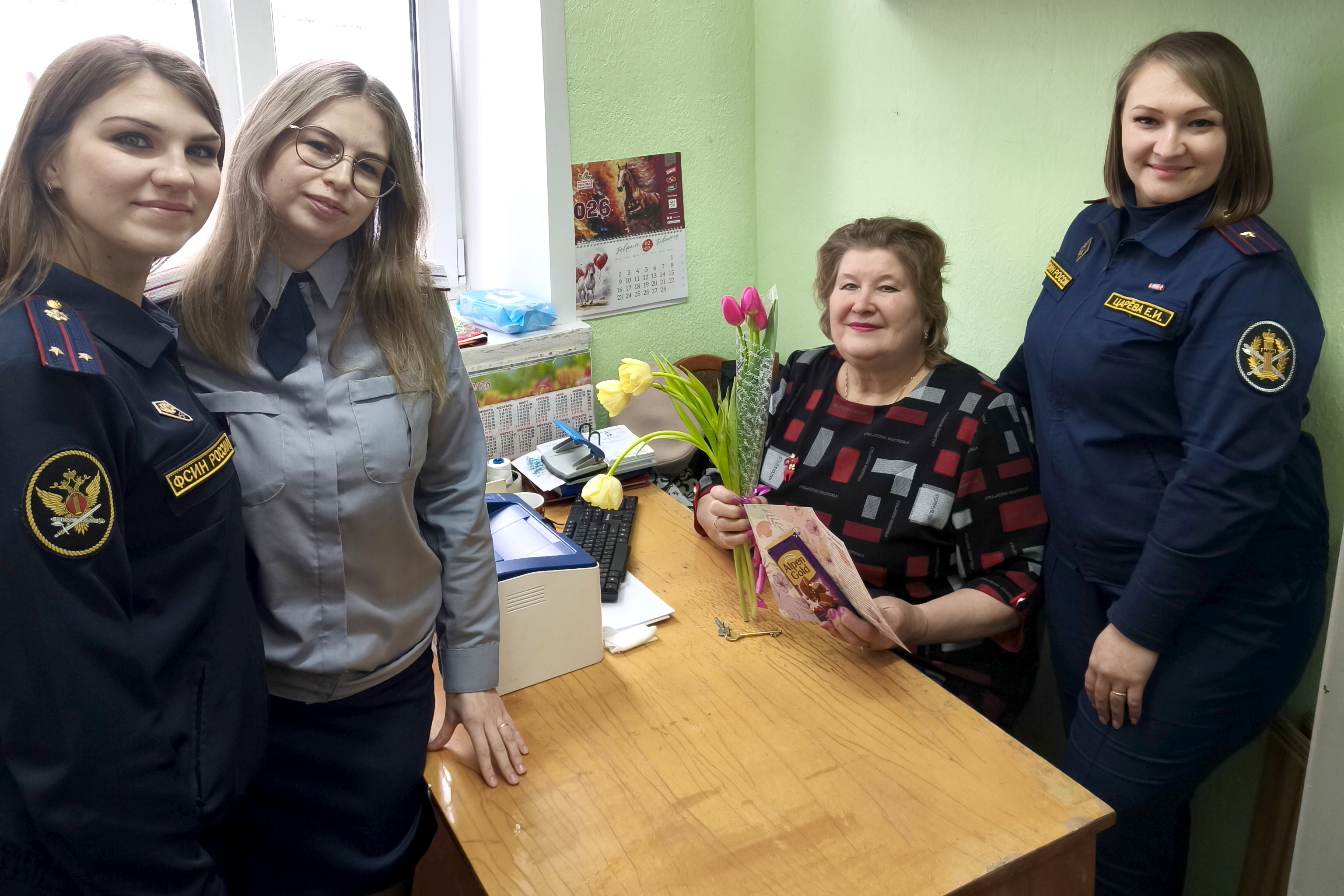 В праздничные дни в учреждениях УФСИН России по Тверской области продолжали поздравлять сотрудниц с Международным женским днем