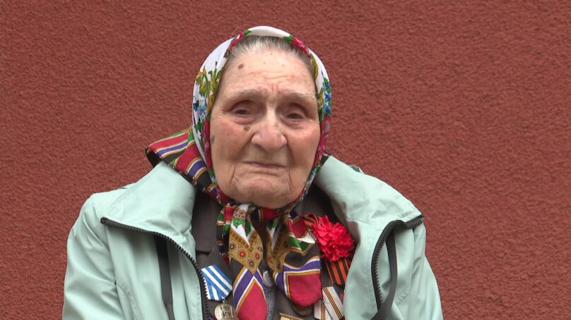 В Калининграде поздравили ветерана Великой Отечественной Екатерину Плужникову