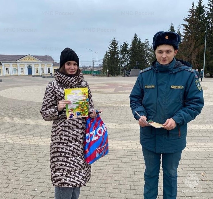 О правилах пожарной безопасности в отопительный период напоминают сотрудники МЧС России