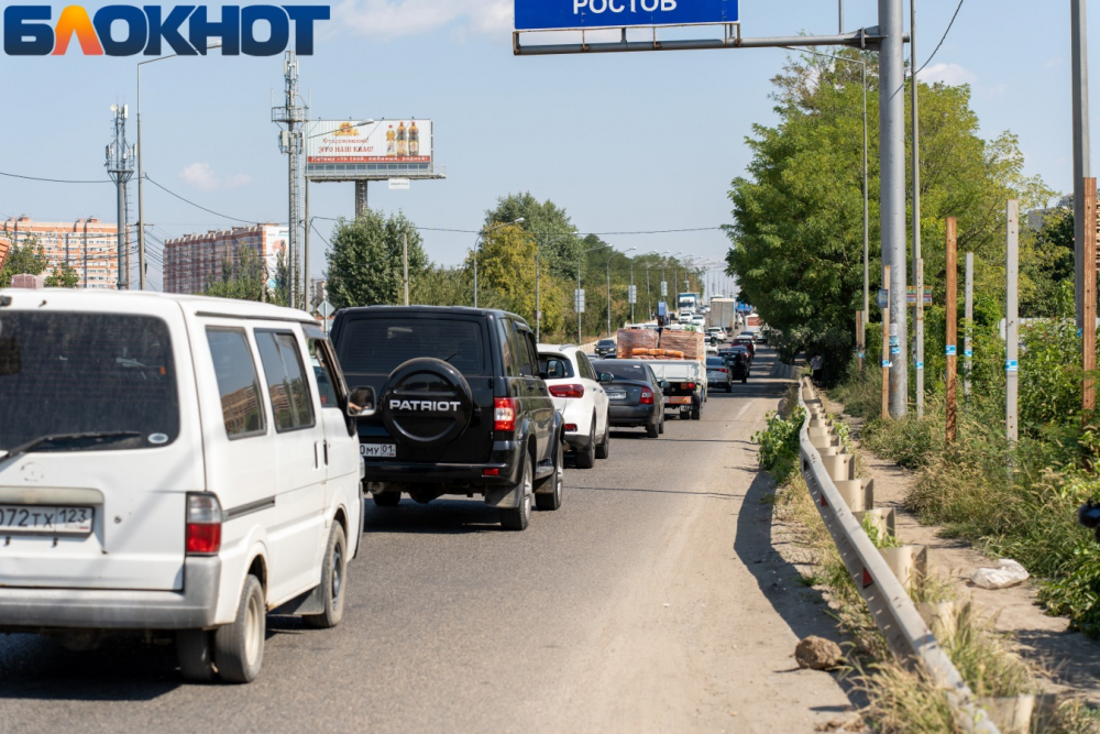 На въездах в Краснодар образовались километровые пробки | Экономика ...
