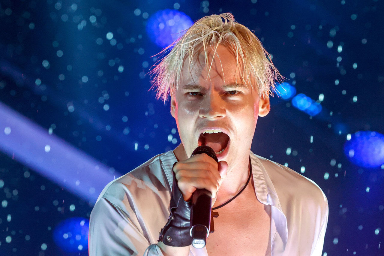 Шаман поет седую ночь шатунова. Шаман поет седую ночь шатунова. Фото певиц с выпускного парк горького. Песня юрия шатунова и снова седая ночь и только ей доверяю я. Юрий шатунов дискотека 80х.