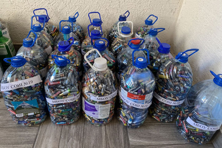 Школы Хакасии собрали более 3 тонн батареек