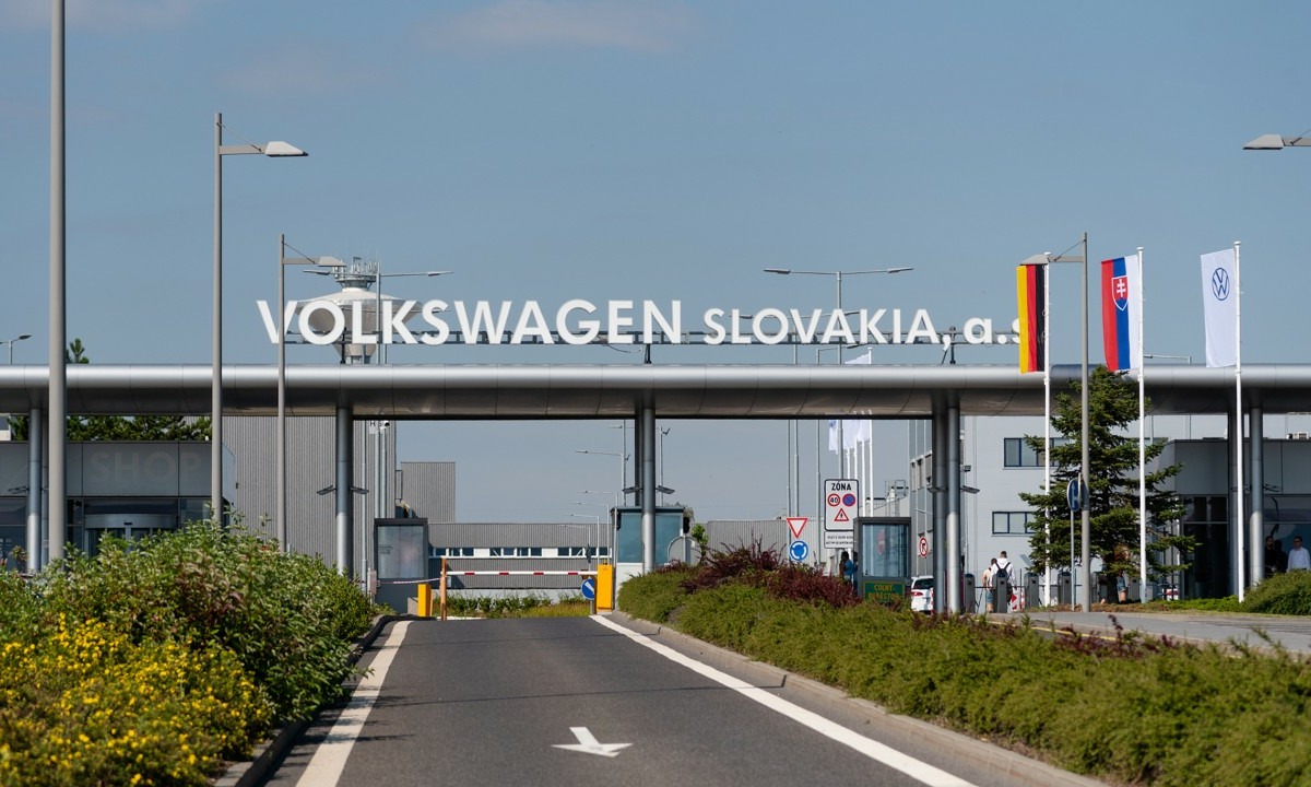 Volvo и Volkswagen набирают граждан Узбекистана для работы в Словакии