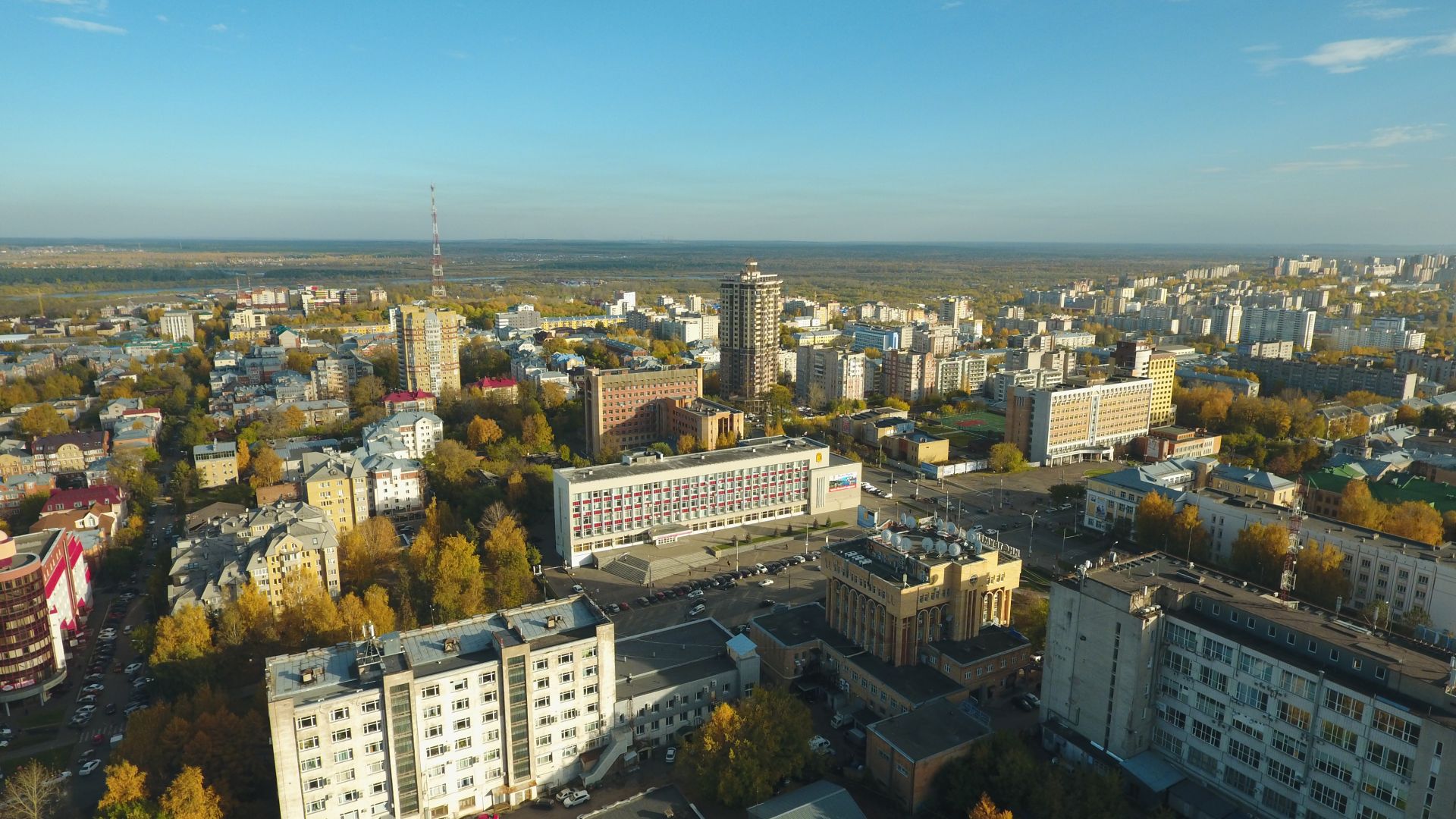 Октябрь киров. Кировский городской. Климат 43.РФ Киров. Высокий дом Киров. Омск октябрь.