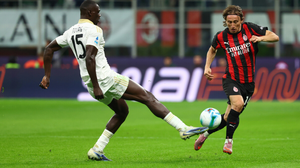 «Милан» в добавленное время ушел от поражения в матче чемпионата Италии с «Пизой»