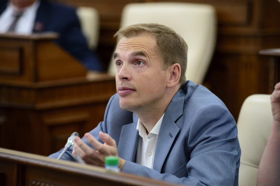 Александр Молотов.