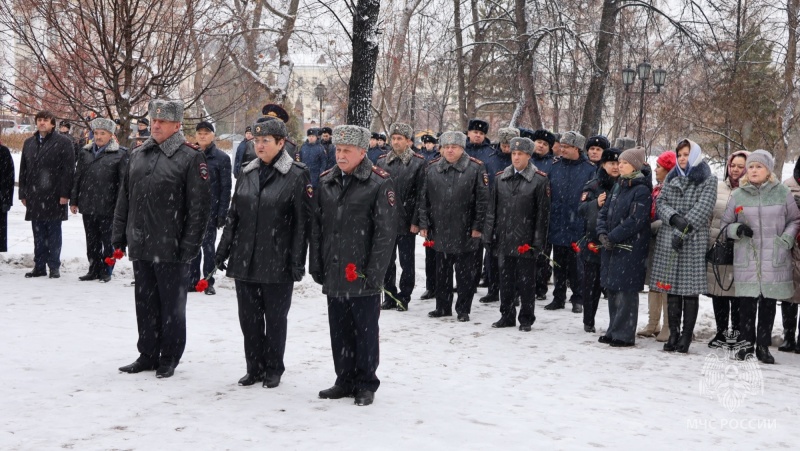 В Тюмени почтили память сотрудников МВД