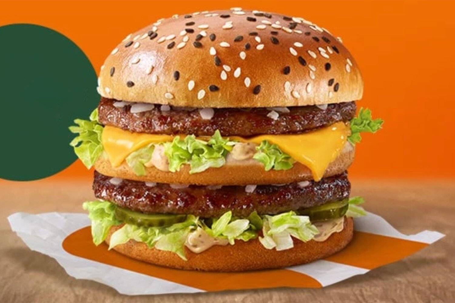 Биг хит бургер. Биг Мак макдональдс. Биг Мак и чизбургер. Биг Мак фото. Гамбургер Биг Мак.