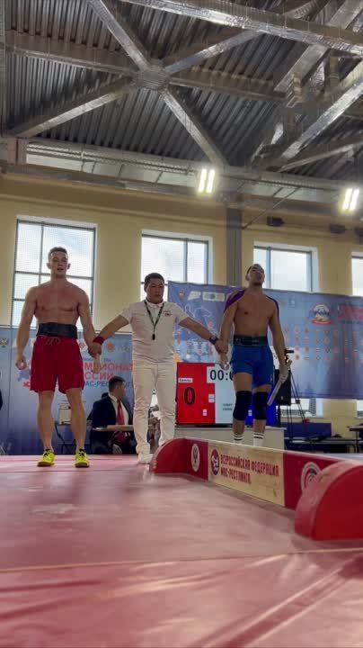 Андрей Винокуров - новый чемпион России по мас-рестлингу