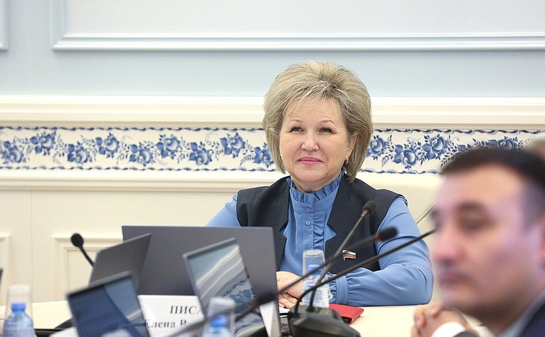 Елена Писарева