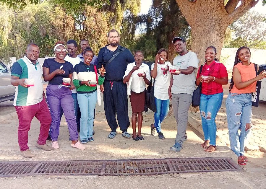 Русский в Африке: кто и как на этом континенте преподает «великий и могучий» | Артем Давыдов не припомнит, сколько раз бывал в Африке, но в Замбии работал впервые./ФОТО из личного архива А. В. Давыдова