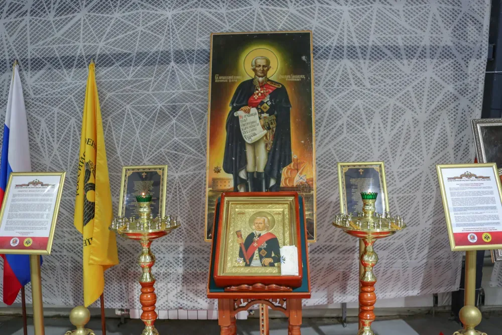 Спецборт Минобороны доставит икону Феодора Ушакова в Севастополь></div><div class=