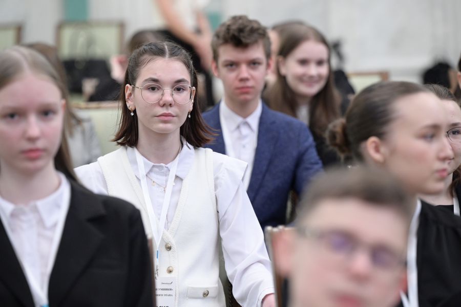 Пятеро свердловских школьников попали на телеолимпиаду «Умники и умницы» | На телеолимпиаду «Умники и умницы» прошли пять юных свердловчан 