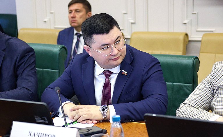 Борис Хачиров