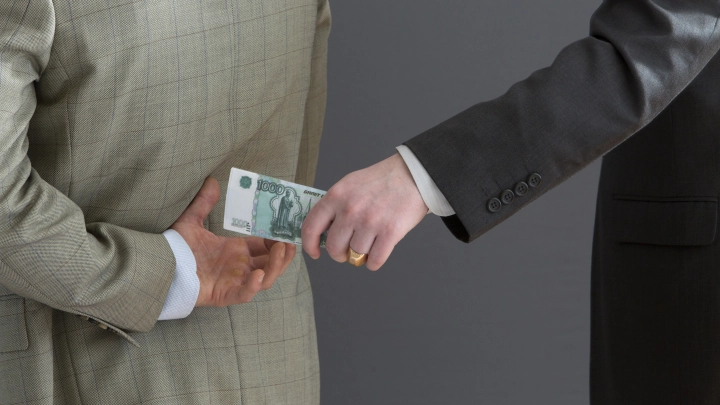 Коррупционеры в России ходят по тонкому льду. Треснуть может в любой момент: Думаете, нет папки с компроматом?