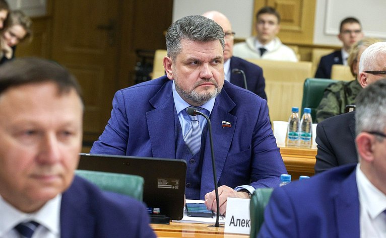 Александр Жуков