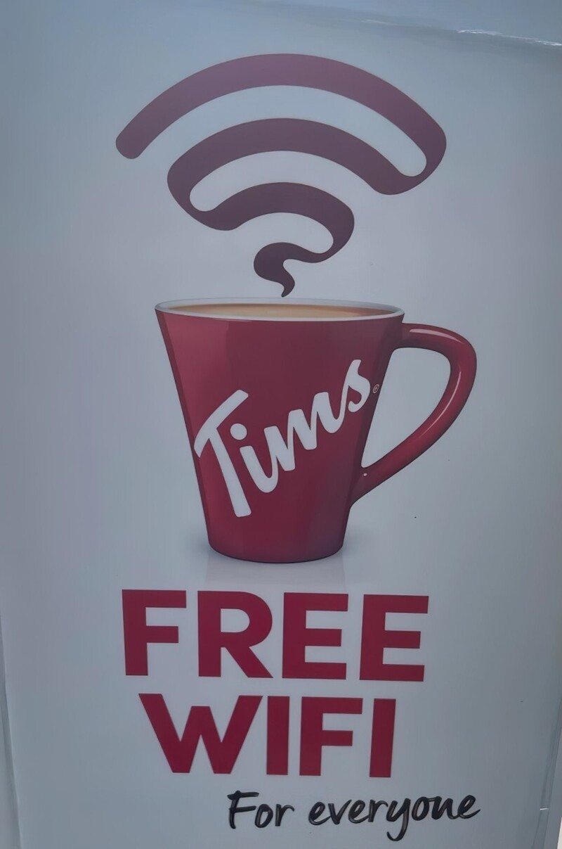 4. Реклама кофейни. «Бесплатный Wi-Fi для всех»