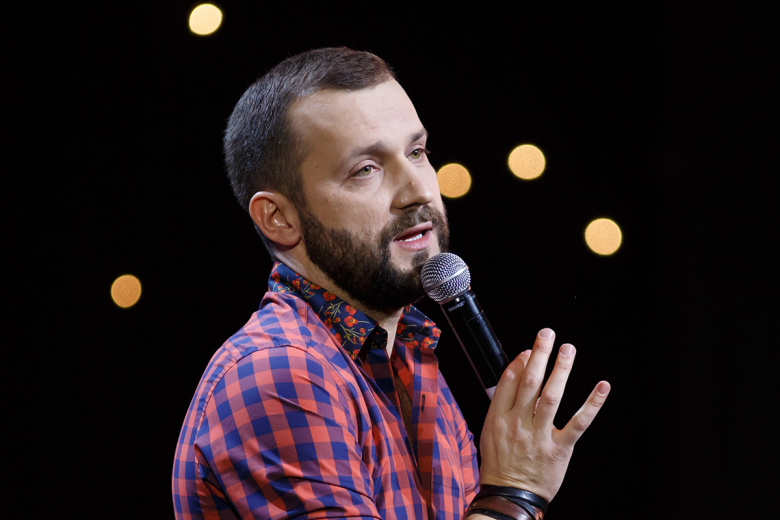 «Годами не чинят»: известный стендап-комик о рынке недвижимости в Европе