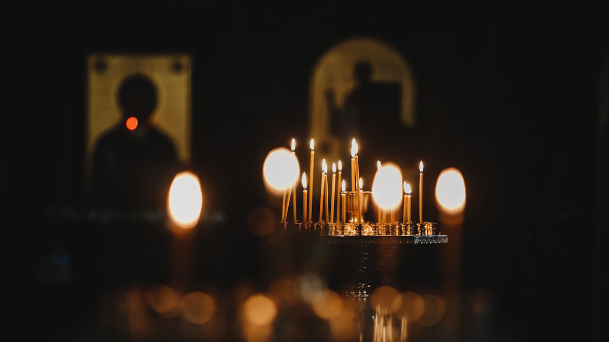 Свечи в церкви