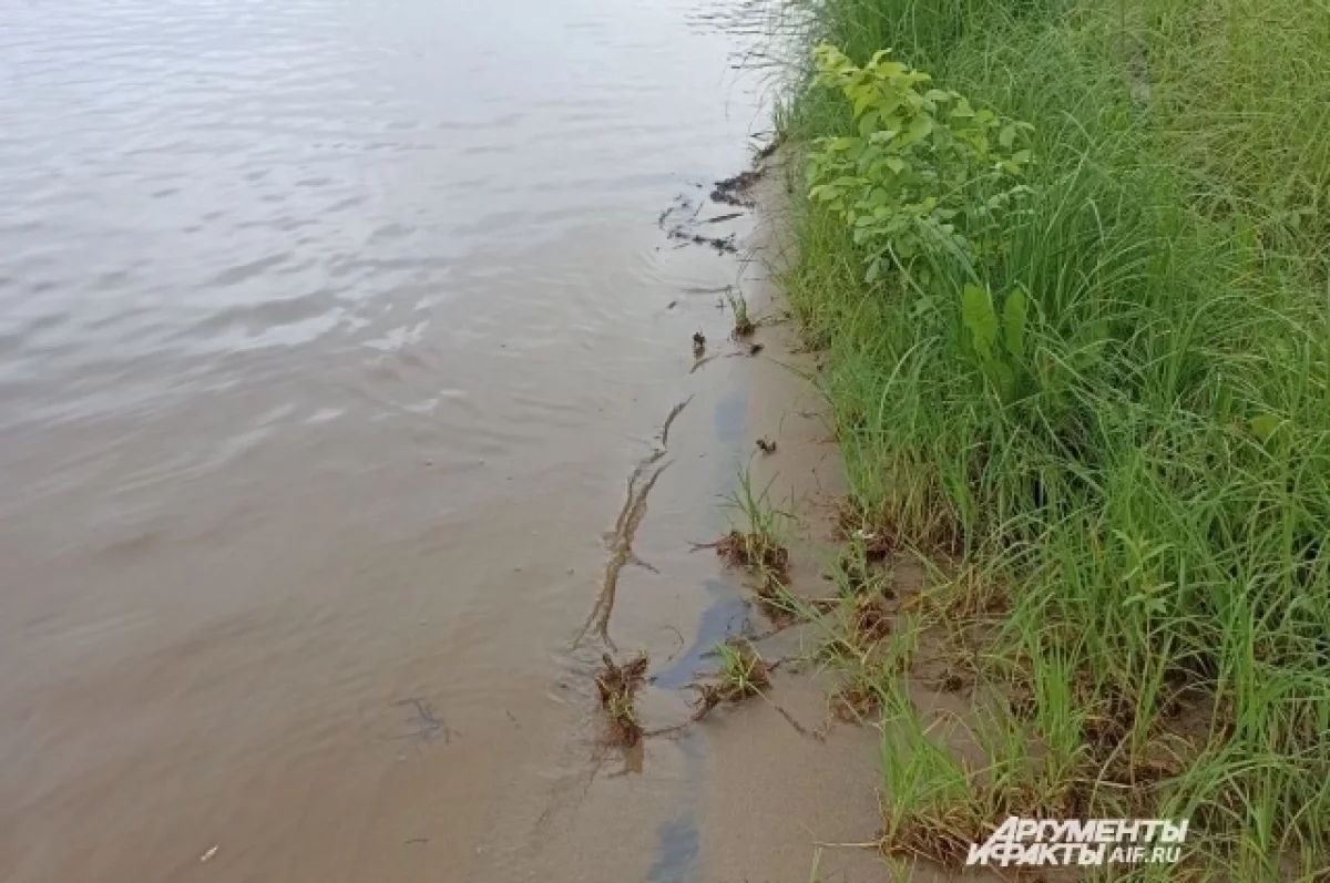 12 июля во время поисковых работ сотрудники полиции нашли и достали из воды тело утонувшего мужчины