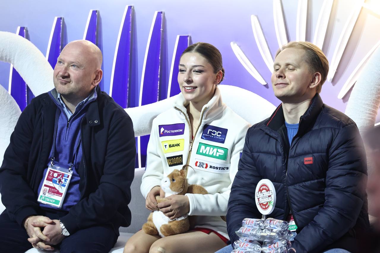 Идеальные фото российских фигуристок: стартовал Гран-при «Звезды Магнитки»