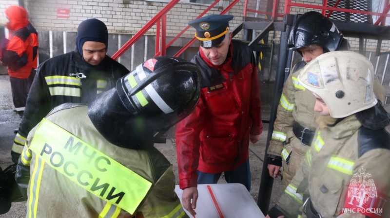 Сотрудники МЧС России провели крупные учения на топливо - энергетическом объекте