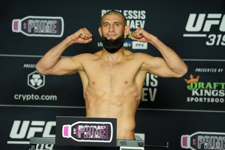 После завоеванного титула на счету 31-летнего Чимаева 15 побед (5 — нокаутом) в 15 боях по правилам MMA