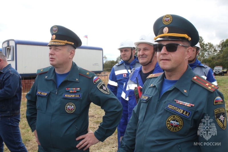 Начальник Главного управления МЧС России по Новгородской области Сергей Козырев оценил ход учений в Шимском районе