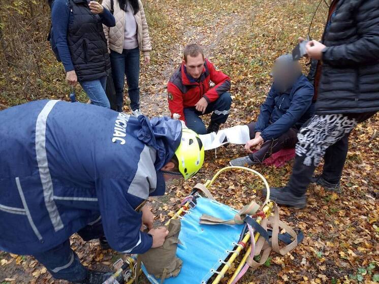 Спасатели помогли мужчине с травмой ноги в горах под Бахчисараем