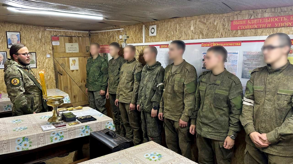 Навлинский священник передал очередную партию гумпомощи бойцам группировки «Север»