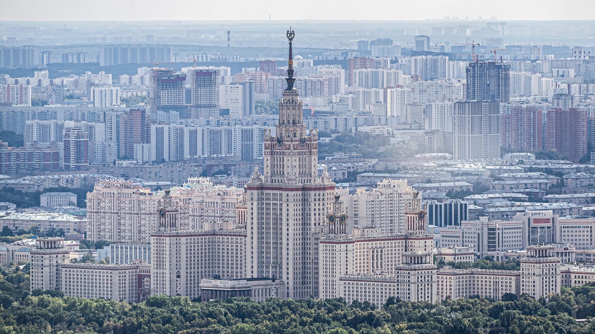 главные здания в москве