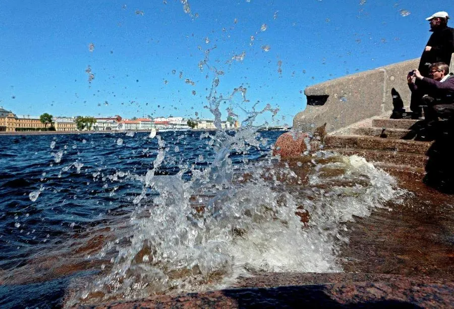 Природоохранный флот Петербурга приступил к сезонным работам нынешнего года | ФОТО Александра ДРОЗДОВА 