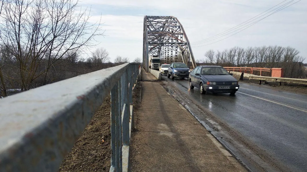 Рогачевский мост в дмитрове. Рогачевский мост в дмитрове реконструкция. Мост через канал имени москвы в дмитрове. Дмитров канал им москвы. Канал им москвы дмитров мост.