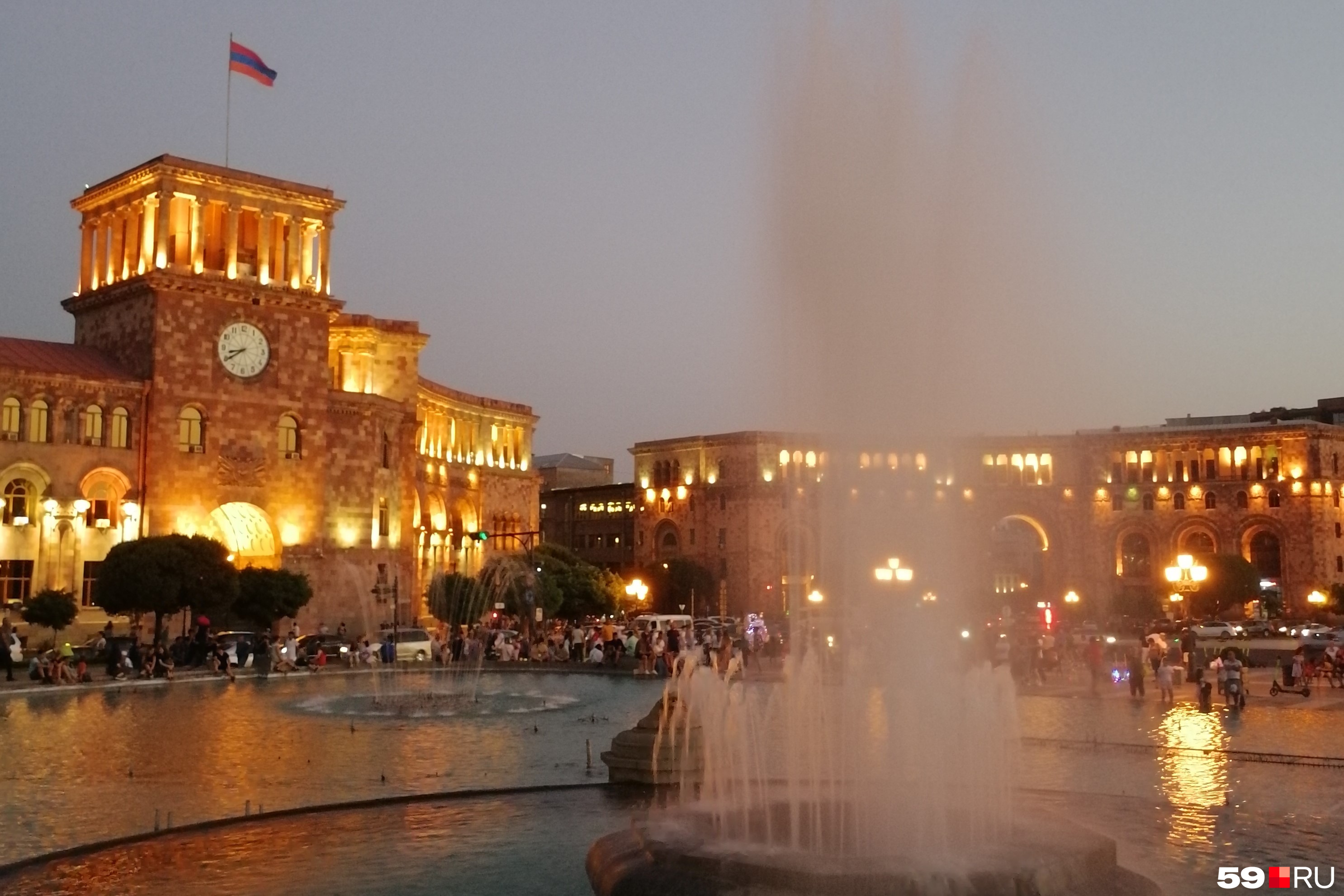 Рейсы пермь ереван. Ереван в феврале. Ереван в январе. Ереван в марте. Столица Армении.