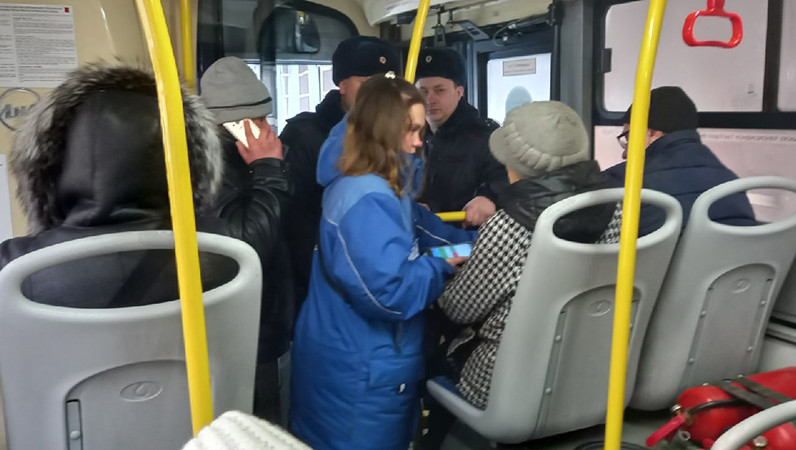 Штраф в автобусе тверь за безбилетный проезд. Безбилетный проезд тверь. Тверские автобусы. Контролер московского транспорта. Автобусный проездной.