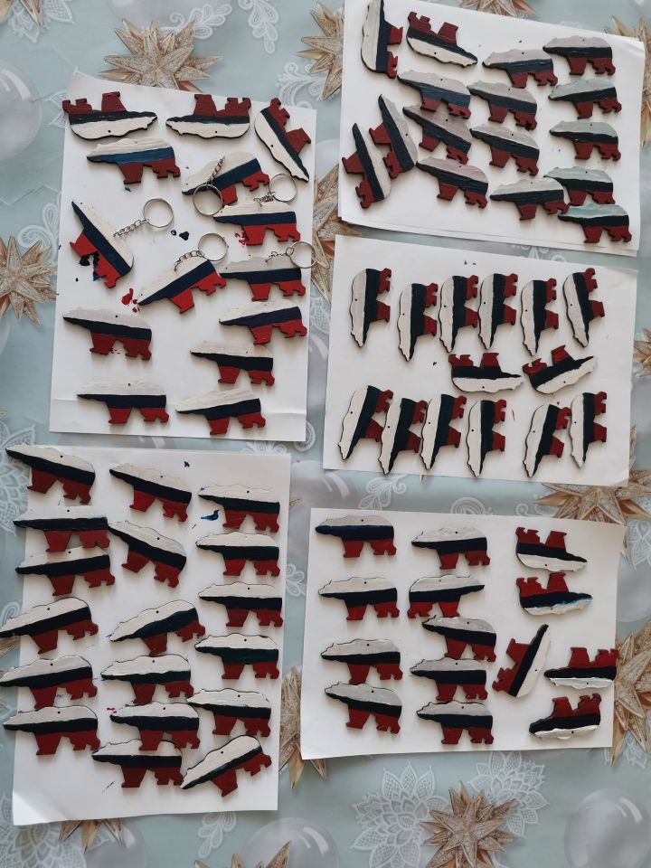 Мастер-класс в Мензелинске: старшее поколение создает сувениры для бойцов СВО